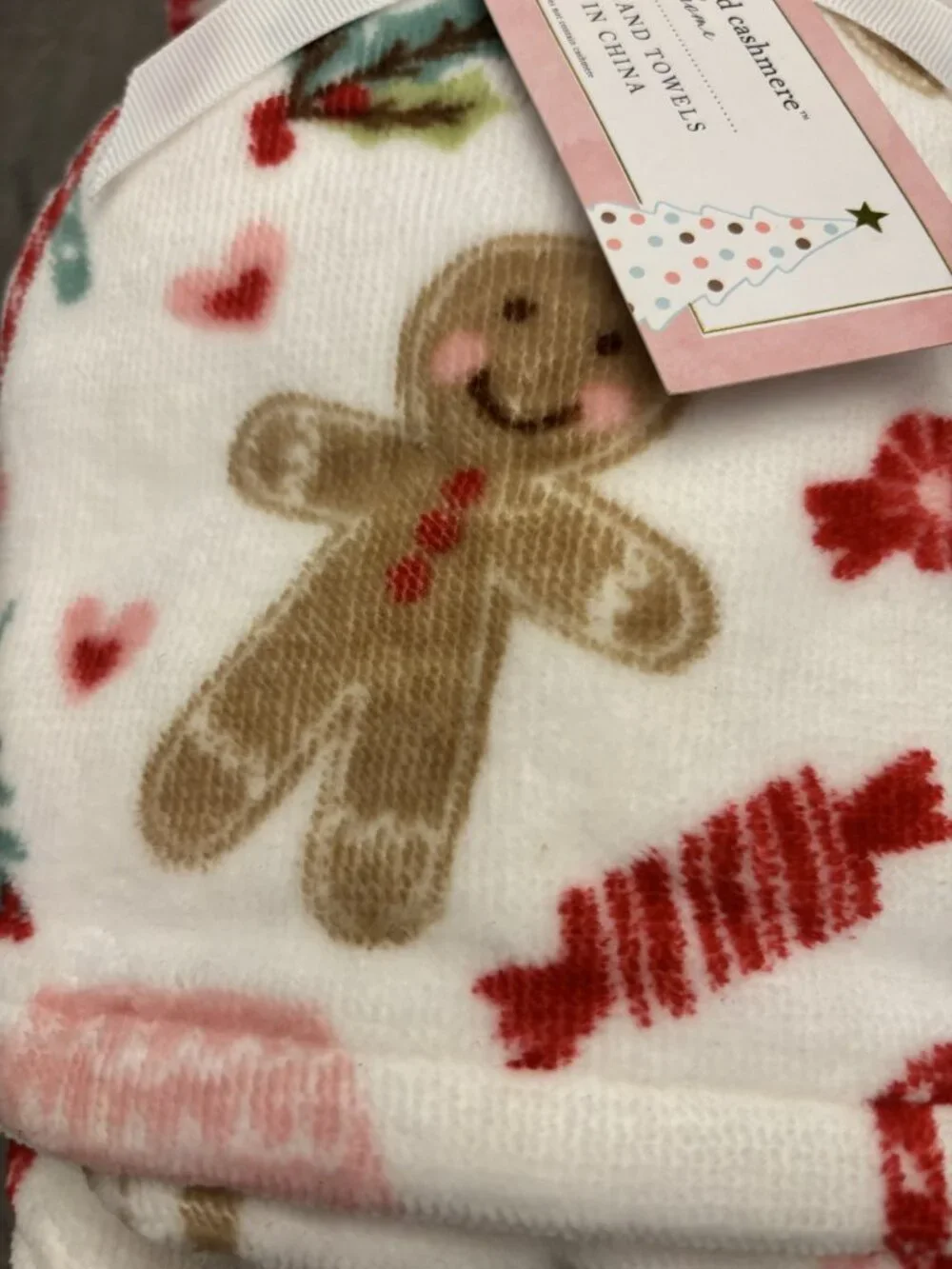 Cupcakes & Cashmere Set of 2 hand towels.  Perfect for a fairy tale Christmas.